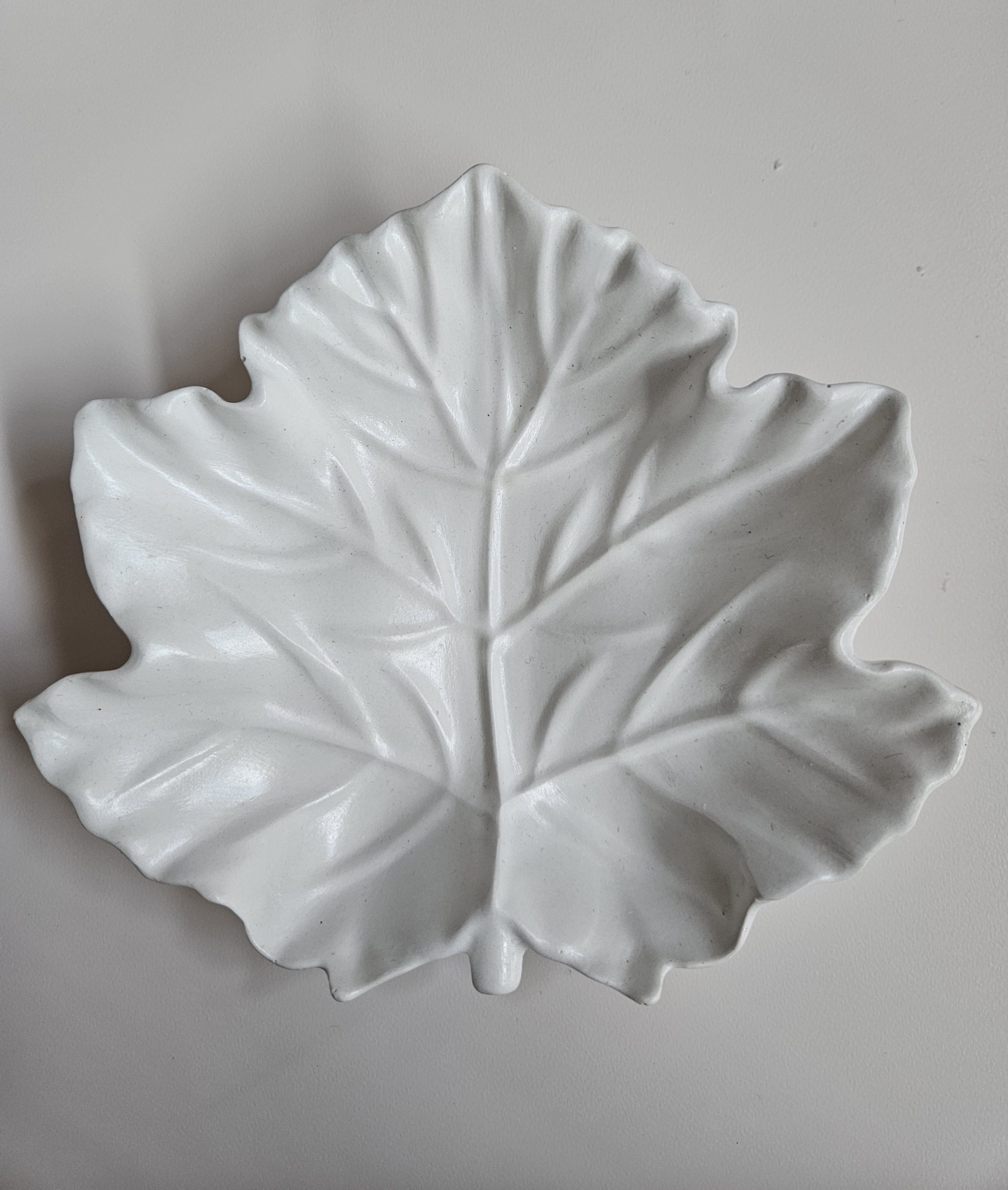 Autumn Leaf Tray – Χειροποίητος Πορσελάνινος Δίσκος